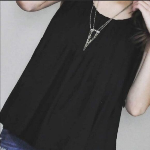 Shoulder Tie Top - Picture 7 of 15